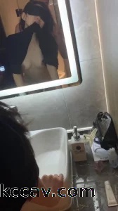 强推清纯妹子 把精液射到妹子嘴里 妹子都呛到了