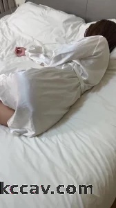 在骚姐姐欲拒还迎的浪叫下插入筒介有多部高清全集