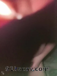 [自拍达人认证]换个视角，小狗拍下自己被艹的淫水四溅