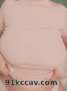 人妻听着线上家长会自摸