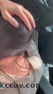 带着女友闺蜜去野外车震对白刺激差点被发现