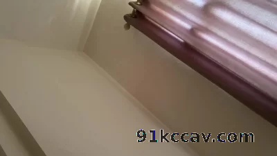 少妇卖力的趴在我胯间吸舔我的鸡巴西乡少妇可以交换