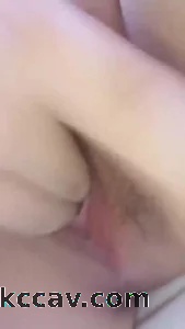 网友人妻自拍扣穴