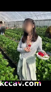 女人要么看你的钱包厚度要么看你的鸡巴长度，就是那么现实