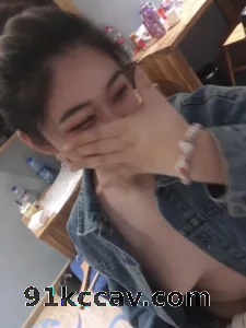 石家庄暑假真实约牛仔裤微胖小美女！笑贫不笑娼的时代！同城可推！！！