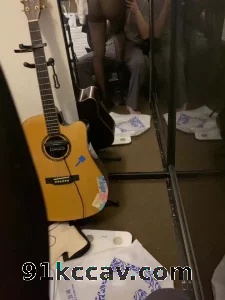 背着男友穿黑丝高跟的合肥学妹