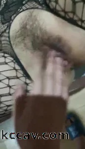 自拍：把老婆的骚逼玩喷了