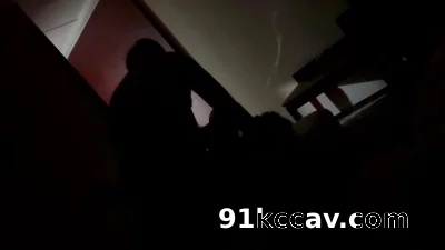 和兄弟住酒店看他干骚女