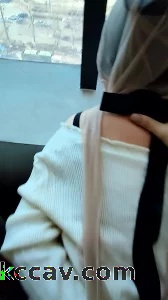 窗边操丝袜人妻姐姐 等着她老公上班路过