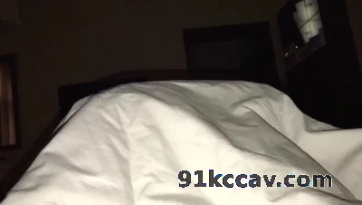 上海本地少妇边做边和闺蜜语音 黑屏听声音 差点就叫出来了