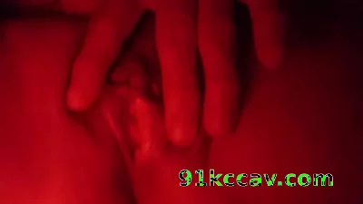 骚逼熟女揉逼给我看 还会夹！！！
