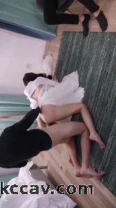 028 绿帽看着穿着婚纱的老婆被大鸡巴单男后入