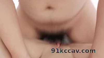 爆操02年白虎小母狗，喷水不停，拔套内射