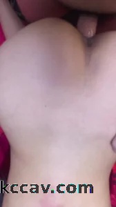 开学归来的学生妹越来越骚，狠狠凿她的小骚逼