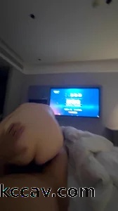 酒店女上位白嫩人妻