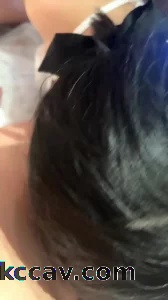 带清纯老婆3p排队等候，老婆喜欢吃鸡巴，喜欢吃两根，单男持续输出，妻