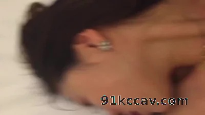 夫妻酒店爱爱小少妇刚开始说不要后面直接骑上去开始打桩模式