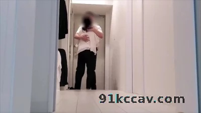 漂亮大奶美女 大清早骚逼痒想要了 撅着大白屁屁被无套输出 爽叫连连
