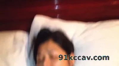 简介有群，无套爆操露脸45岁巨乳熟女最后直接内射