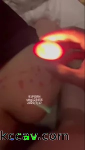 04女大第一次玩滴蜡
