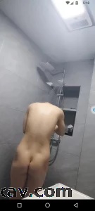 美女洗澡