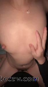 捏奶头让老婆骑马