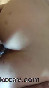 射在最爱的蜜桃臀上