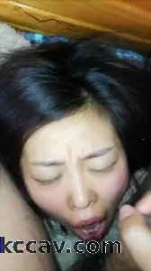 骚母狗吃精