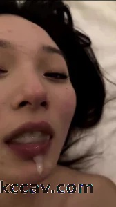 “你的精液好多啊”少妇吞精 吃起精液来一点都不含糊
