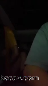 媳妇和单男再后排座椅快乐，