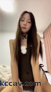 约了一个极品美女，诱惑的眼神看着你