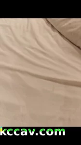 喷水少妇在家吃不饱，老公只要游戏不做爱