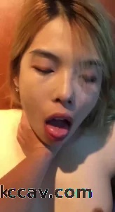 小母狗高潮吐舌头的时候，真想再往她嘴里塞根大鸡巴！