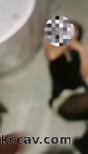 调教深圳反差母狗 k6k9舔脚耳光