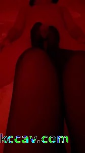 反差小奶狗弟弟被邻居黑丝少妇姐姐夹住大鸡吧足交