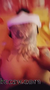 长春纹身少妇 还得铺个小床单