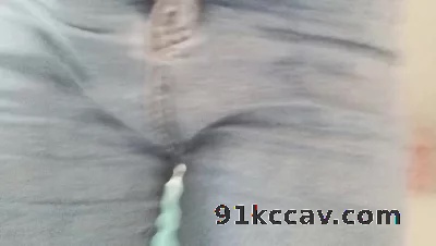 牛仔裤喷水
