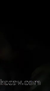 娇妻第一次3P，被单男操喷。