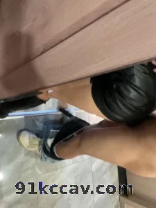 镜前爆草皮裙长靴反差长腿学姐