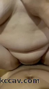 丰硕双峰大奶骚阿姨操了一夜口射了一次表情很销魂过瘾