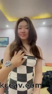 大学生情侣自拍泄密(进群约炮)