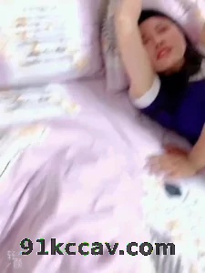 39岁美容院熟女老板娘在家偷情，性欲非常大，淫语不断，太骚了