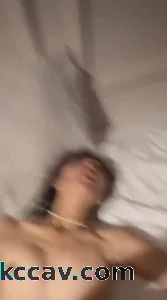 约炮极品苗条阿姨露脸很骚插舒服了一直叫唤