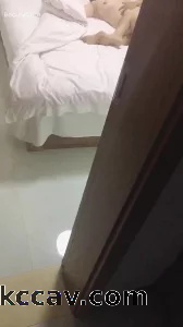 绿帽发来，绿帽亲自拍摄单男猛肏騒妻