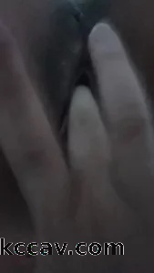 少妇在家自慰求操