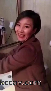阿姨真的好骚啊～