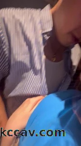 小母狗3p前在公共厕所勾引单男