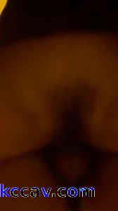 丝袜就是用来撕的！骚妻淫水直流，毛都湿透了！