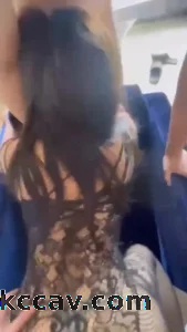 美臀后入主人视角。骚不骚一看便知