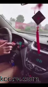 教练车震潜规则人妻，边电话边操